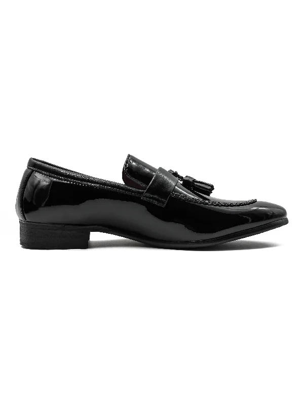 BLACK GLOSSY TASSEL LOAFERS