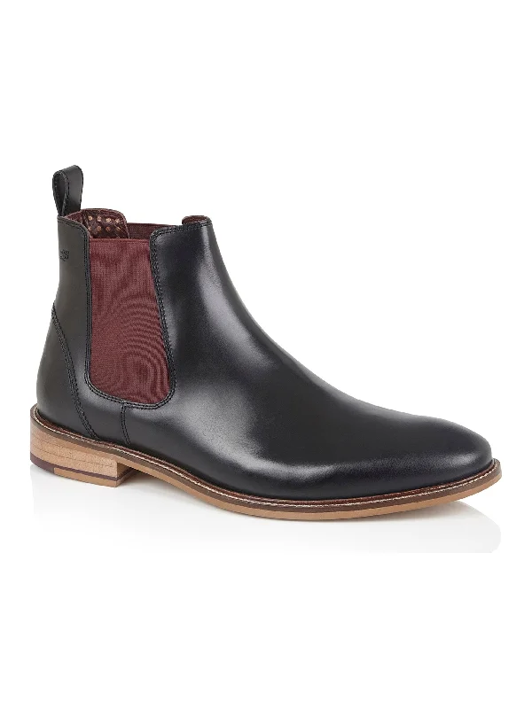 LEATHER CHELSEA BOOTS IN BLACK